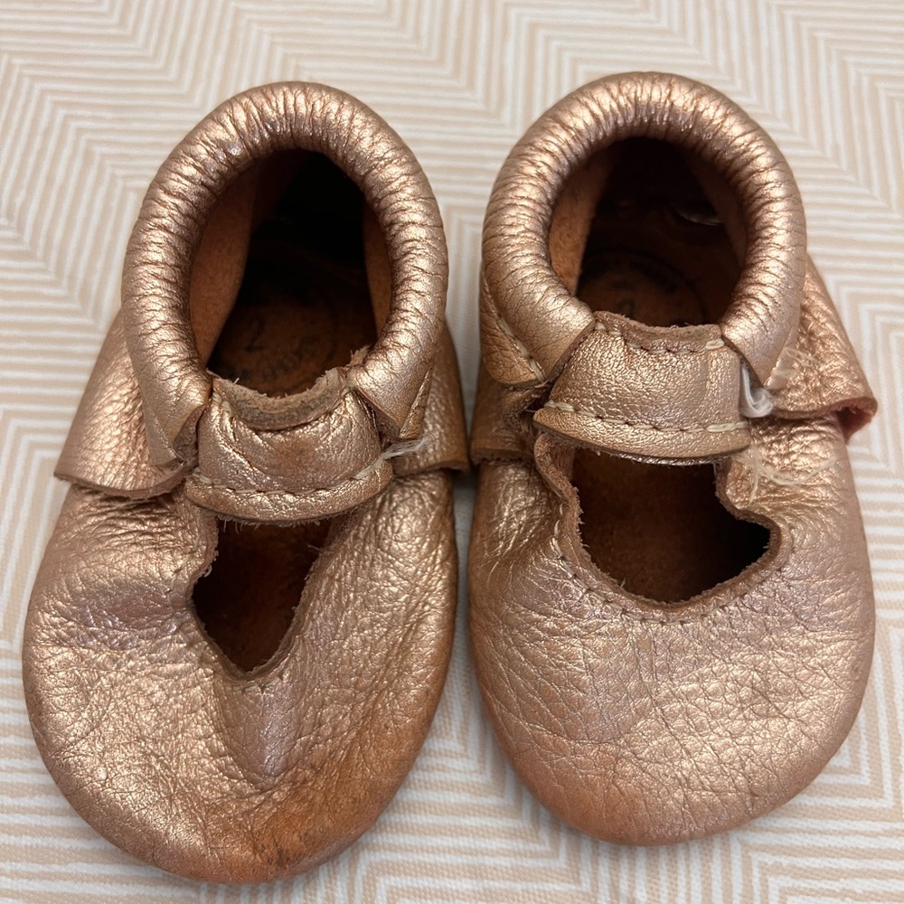 Freshly Picked Rose Gold Size 2 GUC